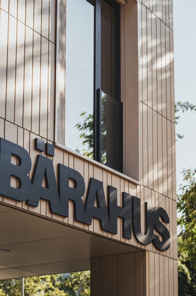 Esal Hungária által forgalmazott TONALITY átszellőztetett kerámia homlokzatburkolat modern építészethez