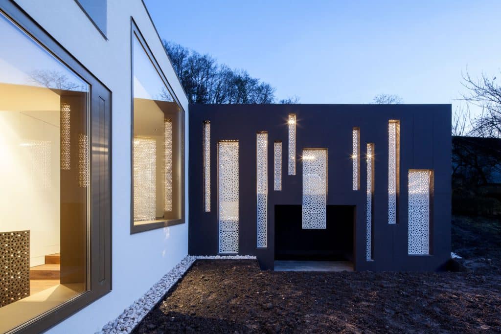 BRUAG perforált HPL dekoratív lap